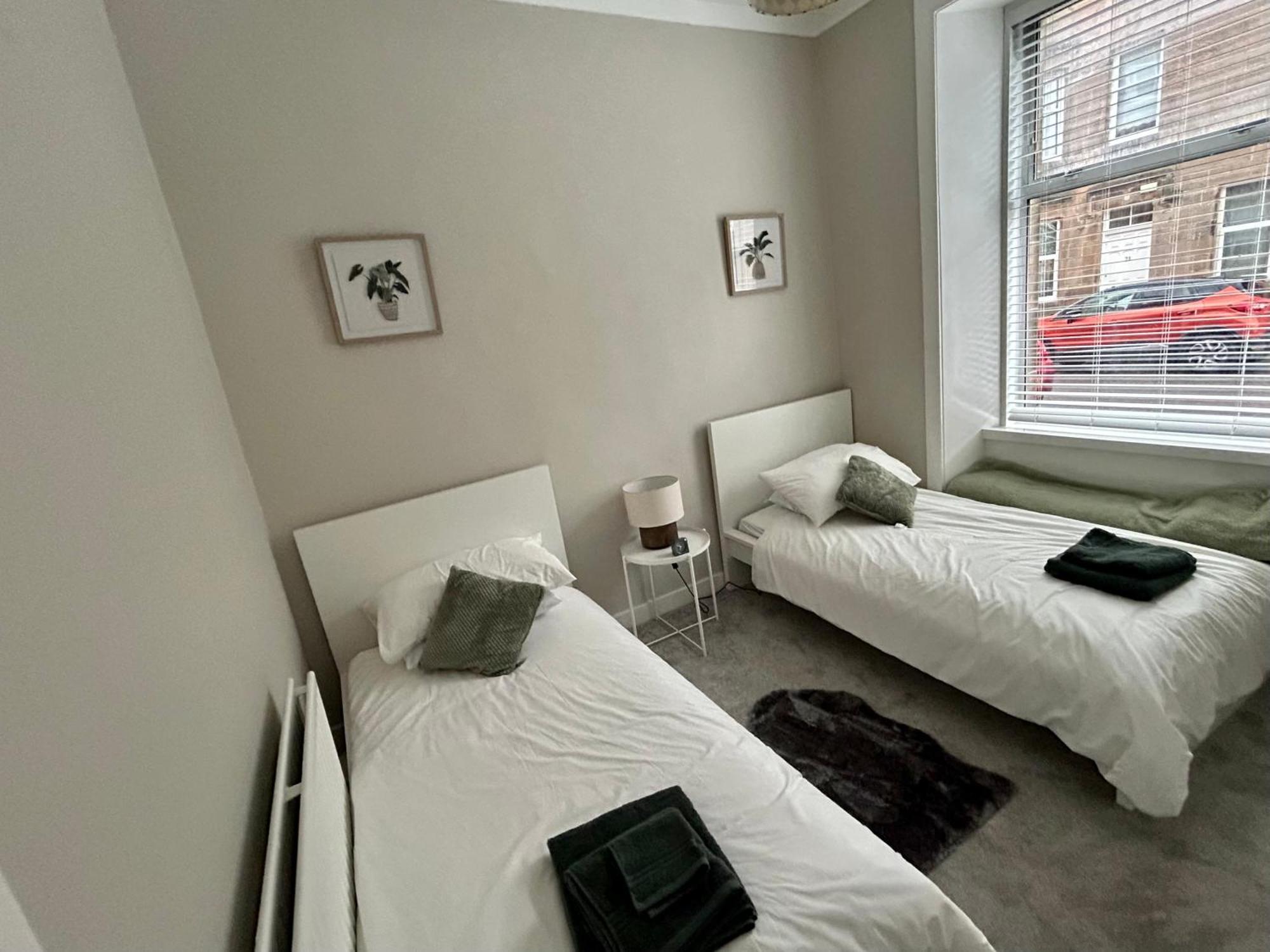 West Dunbartonshire Flat Apartment Dumbarton Exterior photo